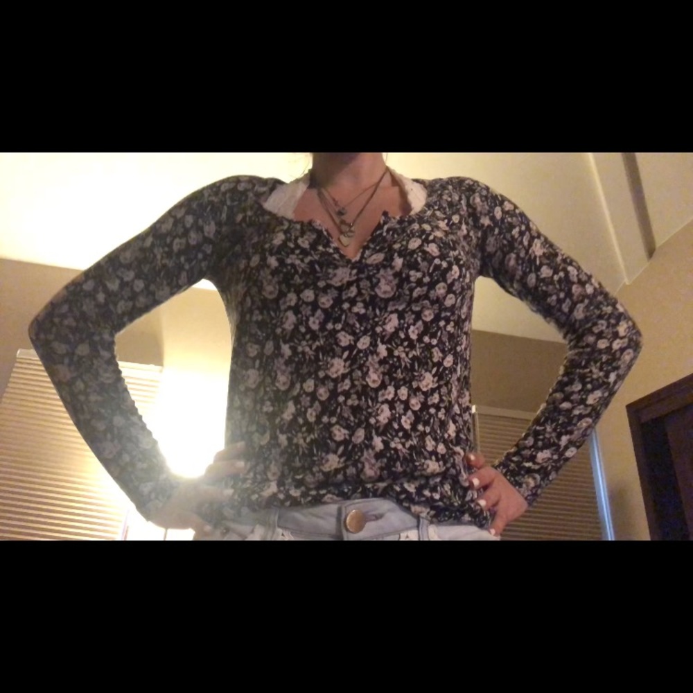 PacSun LA Hearts Long Sleeve Floral V Neck